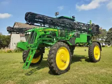 John Deere Self-Propelled Sprayer 4830