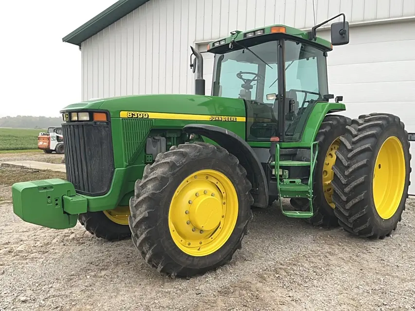 John Deere Tractor 8300