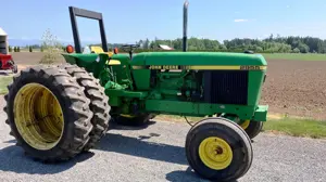 John Deere Utility Tractor 2955
