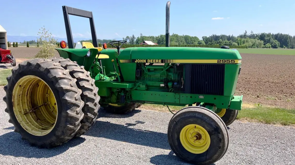 John Deere Utility Tractor 2955