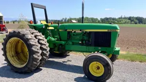 John Deere Utility Tractor 2955