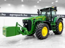 John Deere Tractor 8230