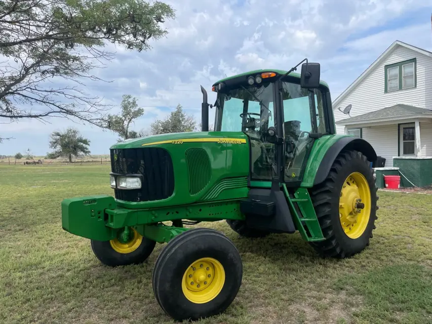 John Deere Tractor 7320