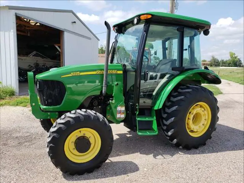 John Deere Tractor 5225
