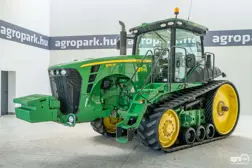John Deere Tractor 8320RT
