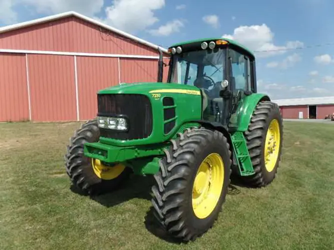 John Deere Tractor 7230