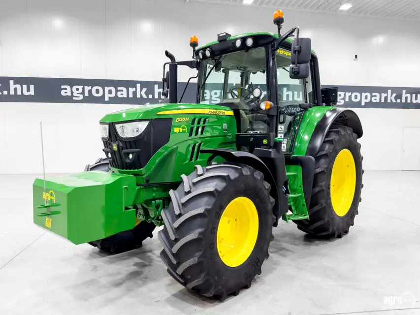John Deere Tractor 6130M