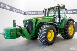 John Deere Tractor 8330