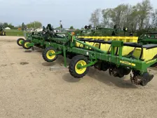 John Deere Integral Planter 1720