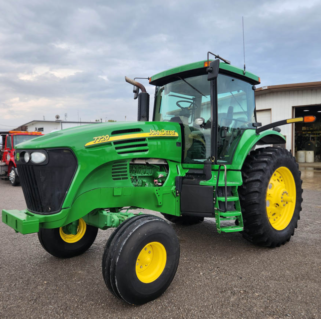 John Deere Large Frame Row-Crop Tractor 7720