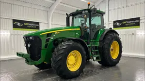 John Deere Tractor 8530