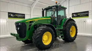 John Deere Tractor 8530