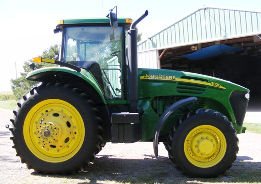 John Deere Large Frame Row-Crop Tractor 7820