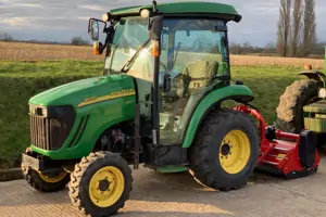 John Deere Tractor 3520