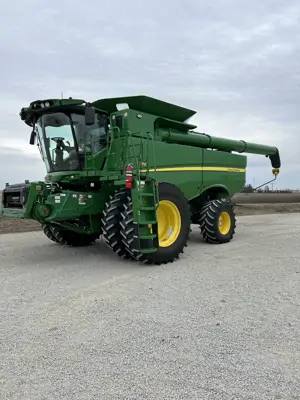 John Deere Combines S770