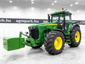 John Deere Tractor 8520