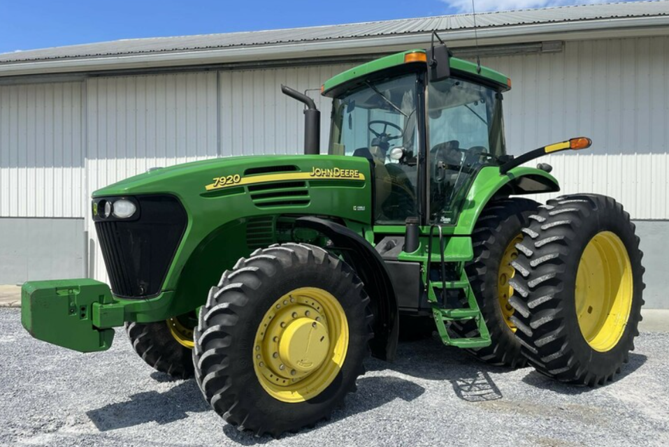 John Deere Large Frame Row-Crop Tractor 7920