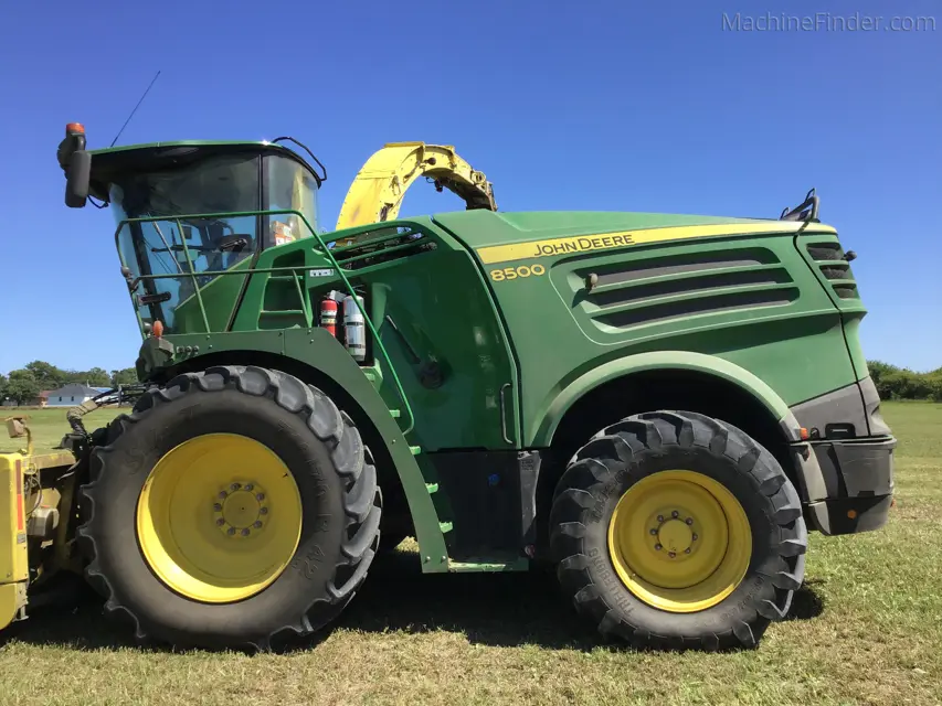 John Deere Self-Propelled Forage Harvester 8500 PCFM