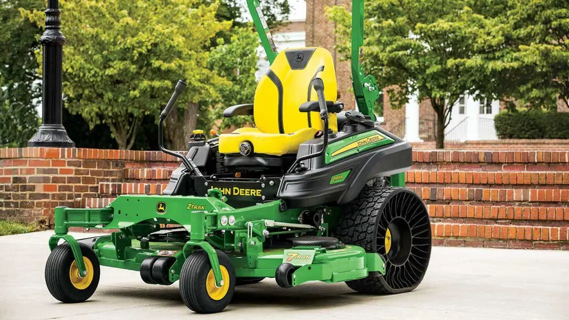 John Deere Zero-Turn Mower Z955R