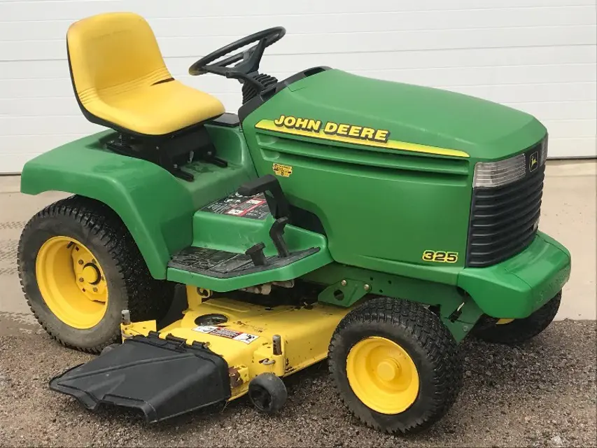 John Deere Tractor 325