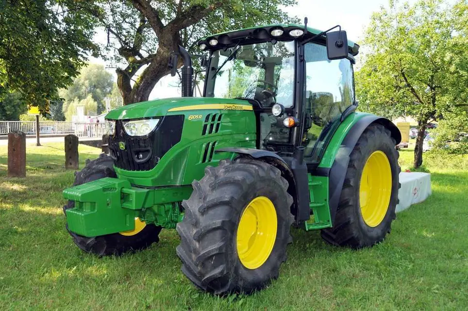 John Deere Utility Tractor 6105R