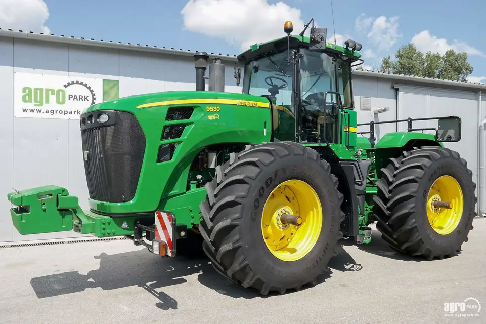 John Deere Tractor 9530