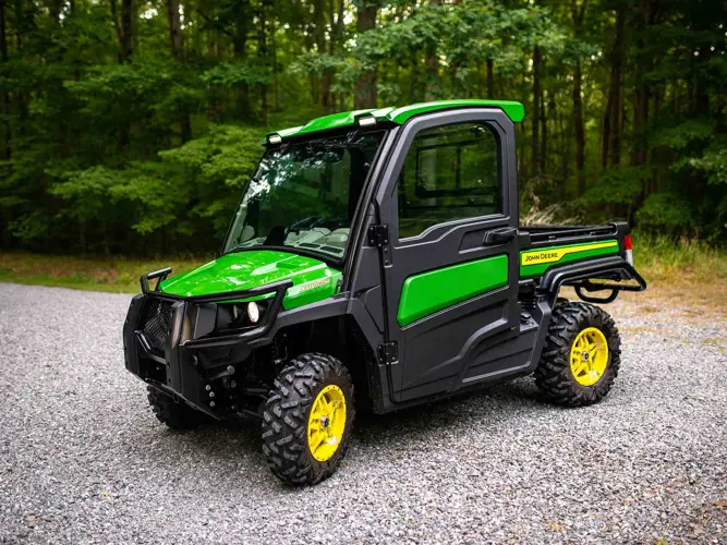 John Deere Gator Utility Vehicle 835R