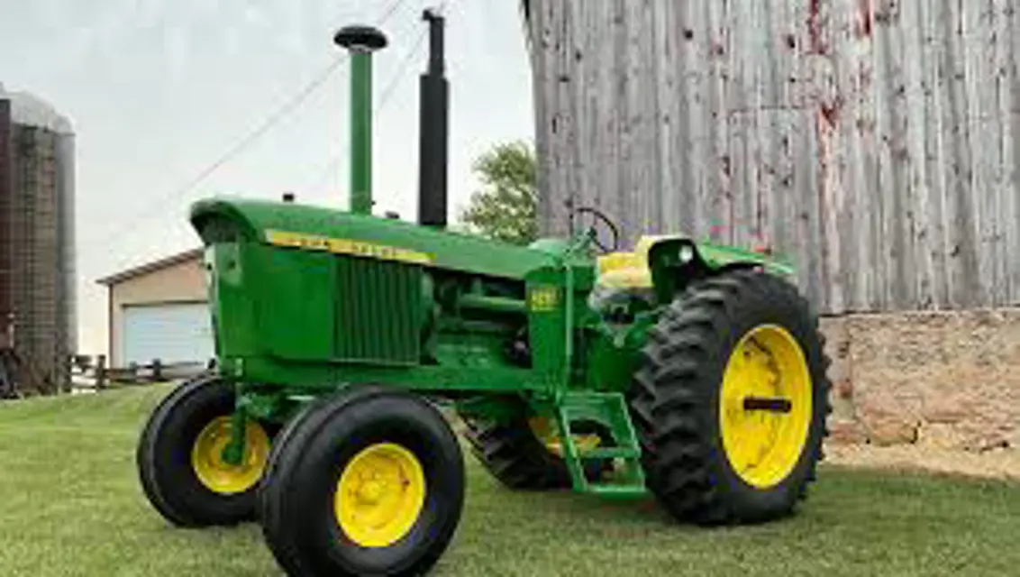 John Deere Compact Utility Tractor 4320