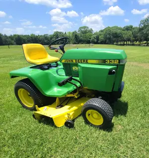 John Deere Tractor 332