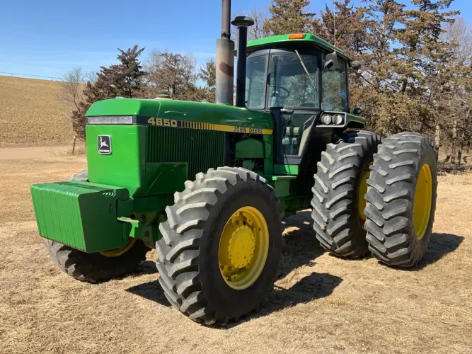John Deere Tractor 4850