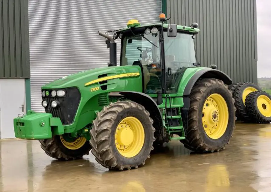 John Deere Tractor 7830
