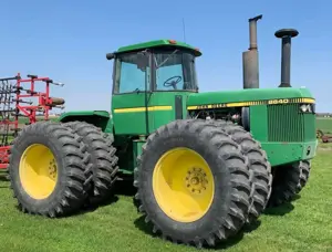 John Deere Tractor 8640