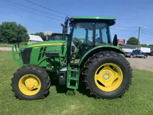 John Deere Utility Tractor 6120E