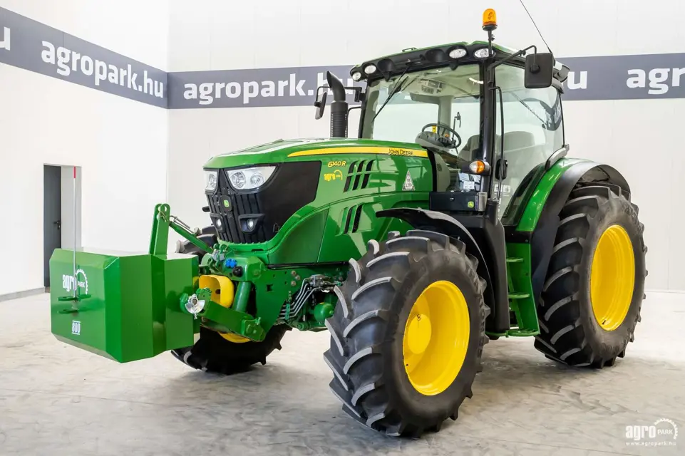 John Deere Tractor 6140R