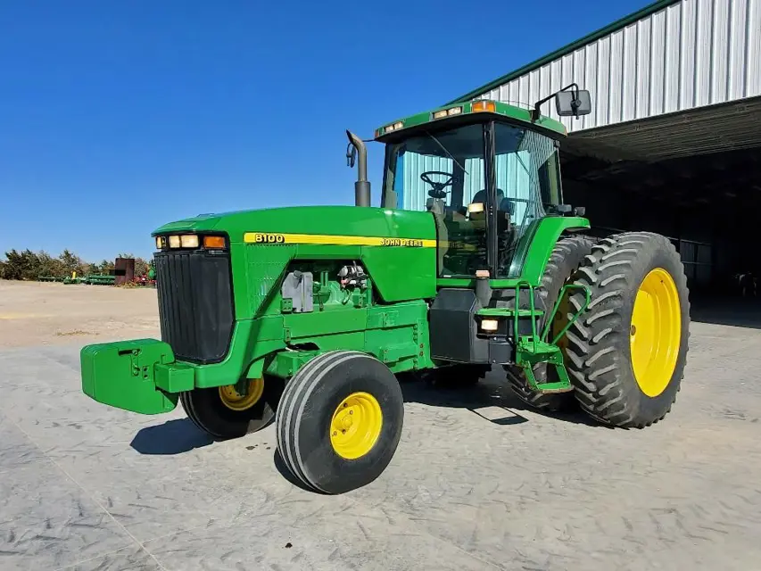John Deere Tractor 8100