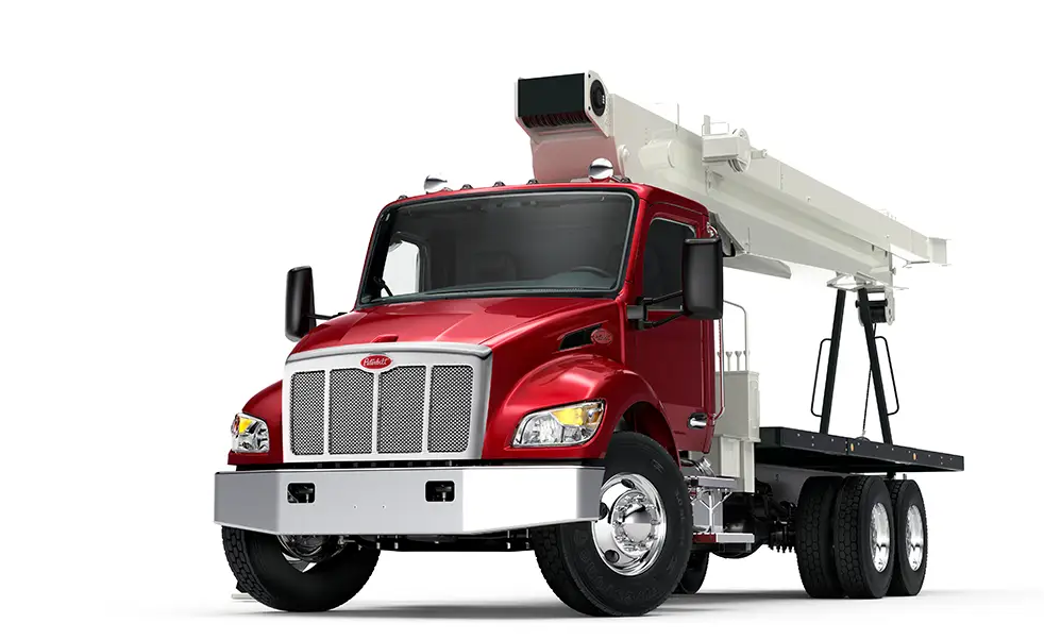 Peterbilt Medium-Duty Truck 548