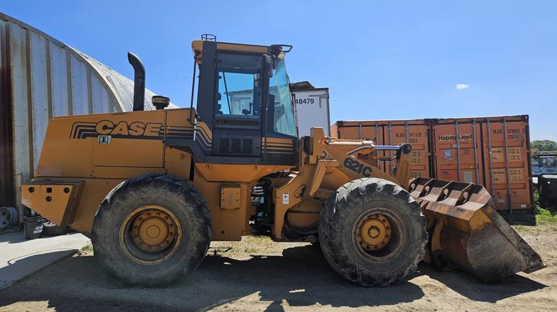 Case Loader 621C