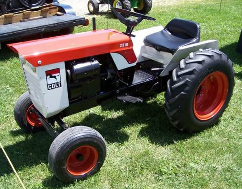 Case Compact Tractor 2510